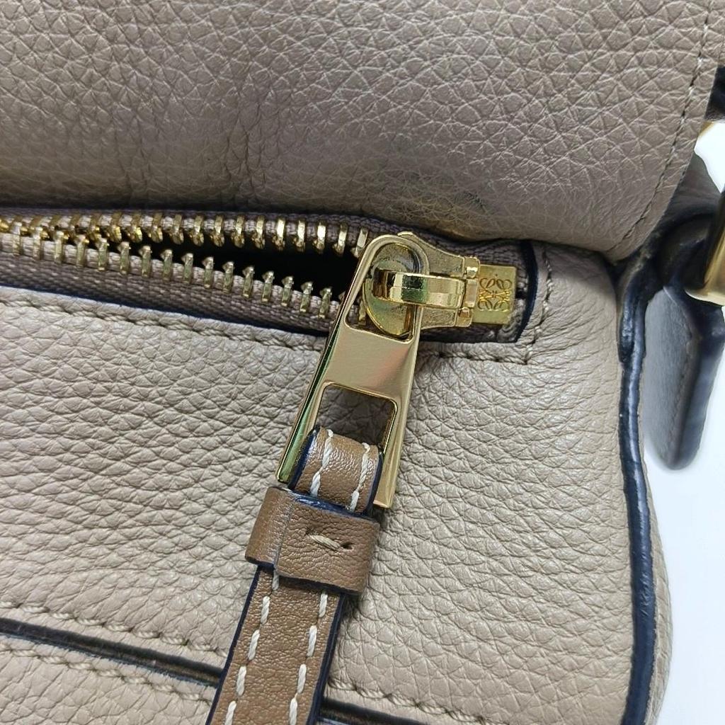 [Gebraucht] Loewe Kleine Puzzle Edge Tasche 'Taupe' - Gut #4XUINF
