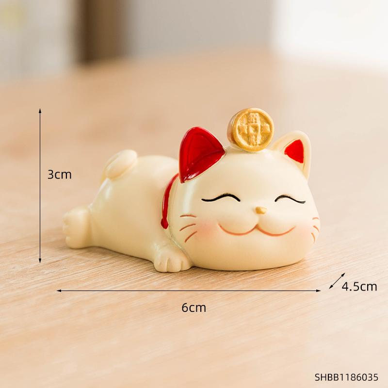 Resin Lucky Cat Ornaments Creative Animal Crafts Lovely Home Office Desktop Decoration Cute Gift for Children Bring Good Luck