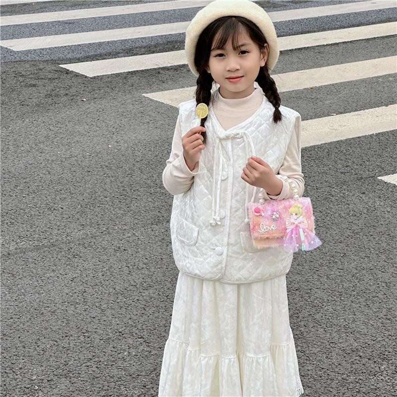 And Stylish Elegant Mini Pearl Bag For Girls In Vibrant Colors With Charming Details Bow