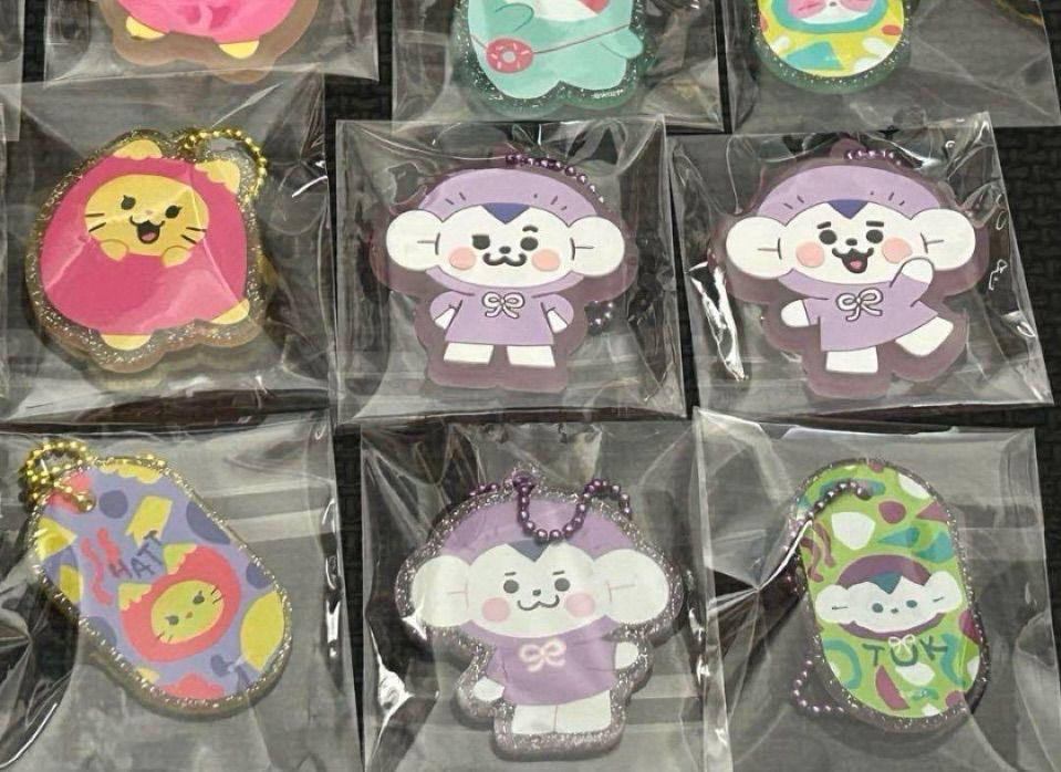 [FOLOSIT] WDZY LINE ITZY Acrilic & Lanț cu Bilă de Cauciuc Complet 20 Tipuri