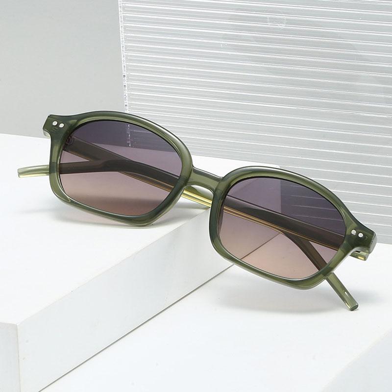 Vintage Punk Sunglasses Women Men Luxury Designer Sun Glasses Irregular Rivet UV400 Protection Outdoor Shades