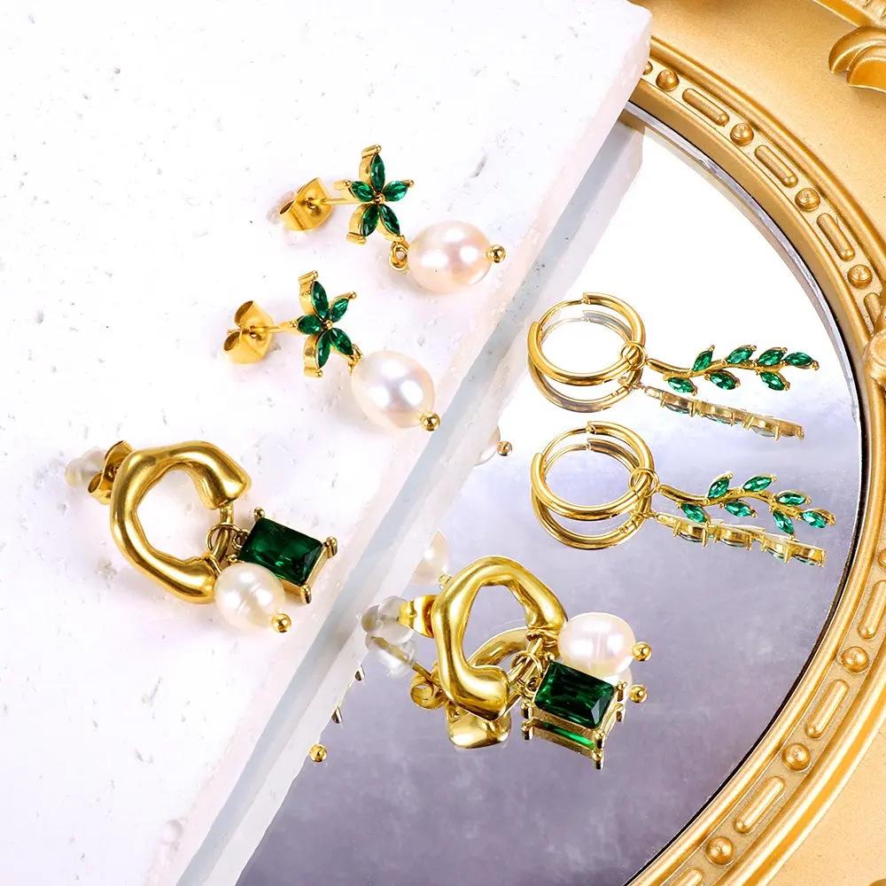 Luxury Fan Shaped Short Stud Earrings For Women Hypoallergenic Vacuum Plating Elegant And Versatile