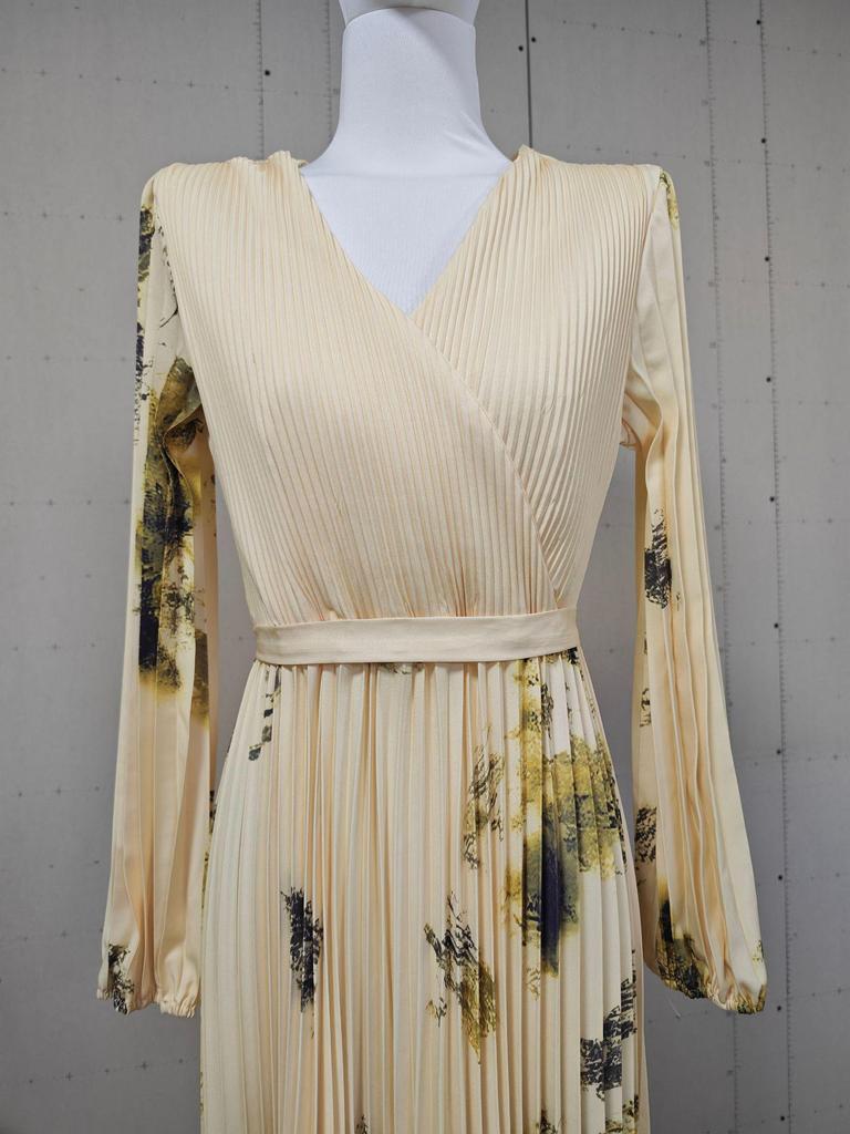 Elegant European Long Sleeve Printed V-Neck Mid-Length Vacation Dress 2025