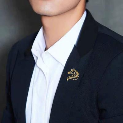 Horse Head Brooch Sparkling Hollow-out Horse Brooch Rhinestones Embellished Brooch Pin Clothing Accessory Gift for Horse Lovers