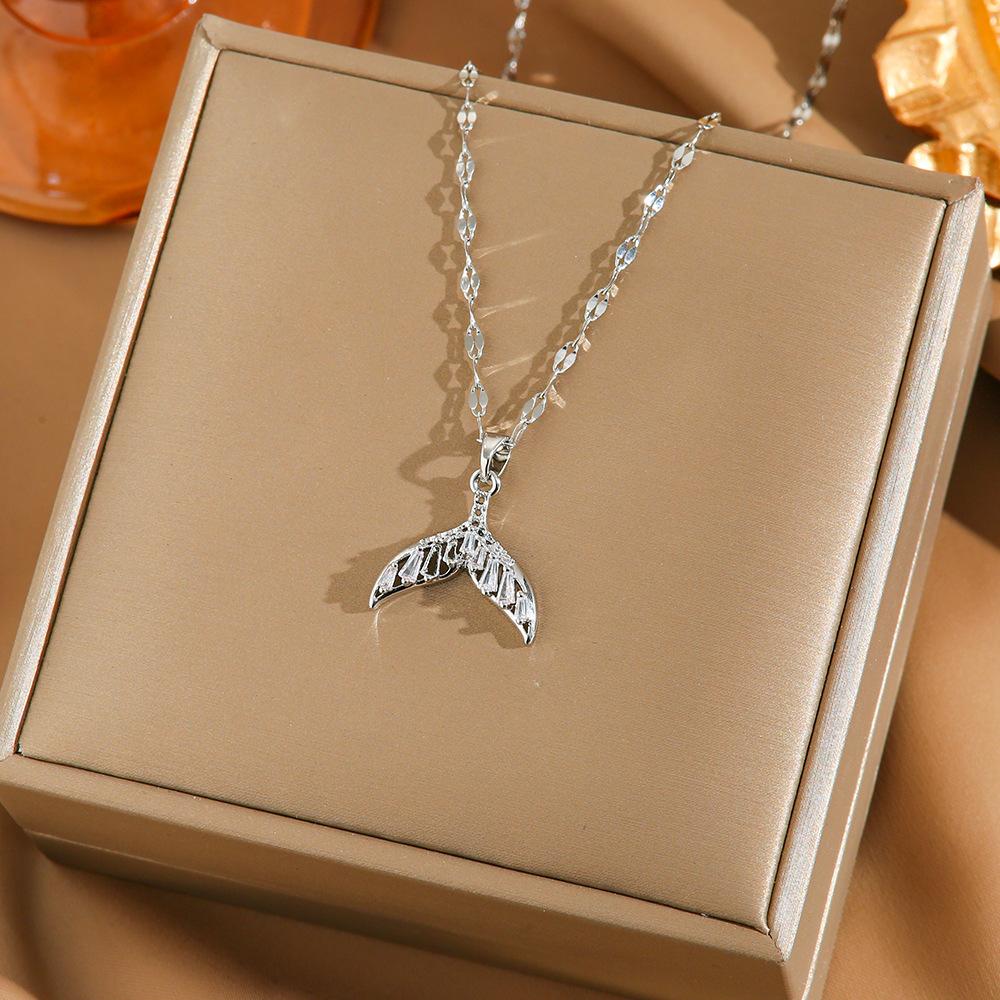 Four Leaf Clover Pendant Necklace For Women Fashionable Zircon Crystal Adjustable Chain Delicate And Versatile Jewelry