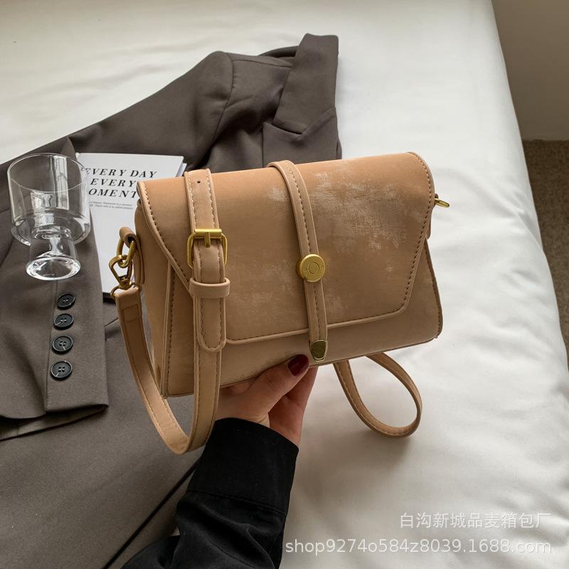 

Spring small fresh small bag women 2025 new trendy Internet celebrity temperament shoulder bag foreign style explosion messenger small square bag