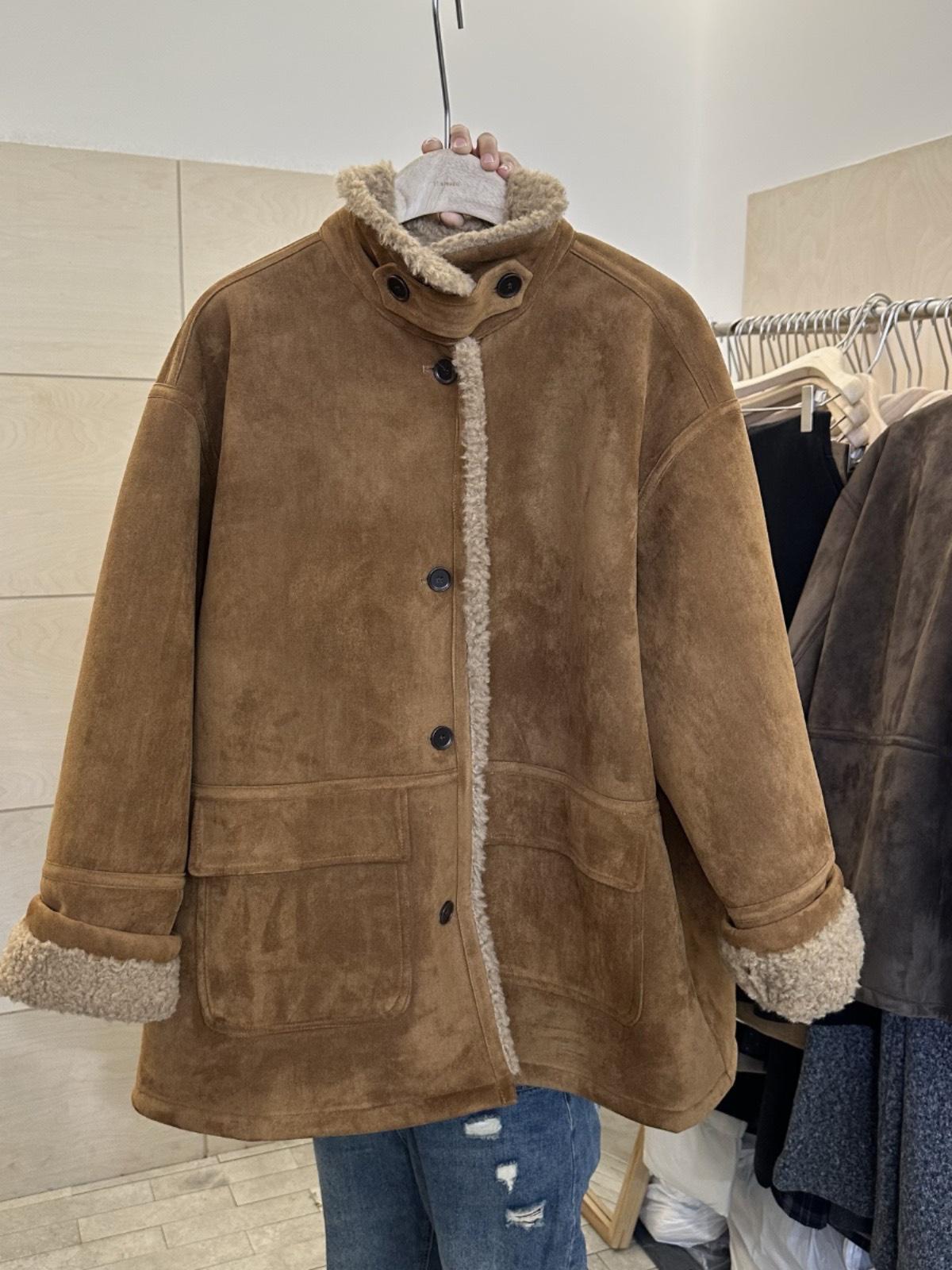 

Женская ретро повседневная замшевая куртка из овчины - Коллекция Осень/Зима 2024 L хаки