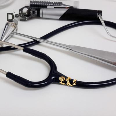 Stethoscoop Bedeltjes met ID-Tag Gepolijst Titanium Staal Gepersonaliseerd Stethoscoop Naamplaatje Vakantiecadeau voor Arts Verpleegkundige Medisch Assistent