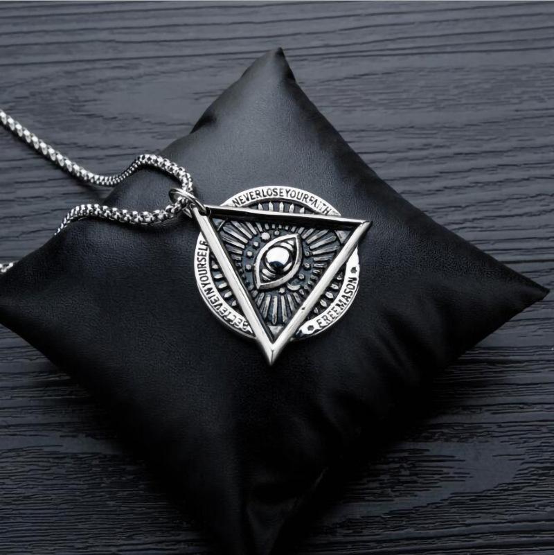 Vintage Dark Demon'S Eye Stainless Steel Necklace Female Niche Design Punk Accessories Hip Hop Cold