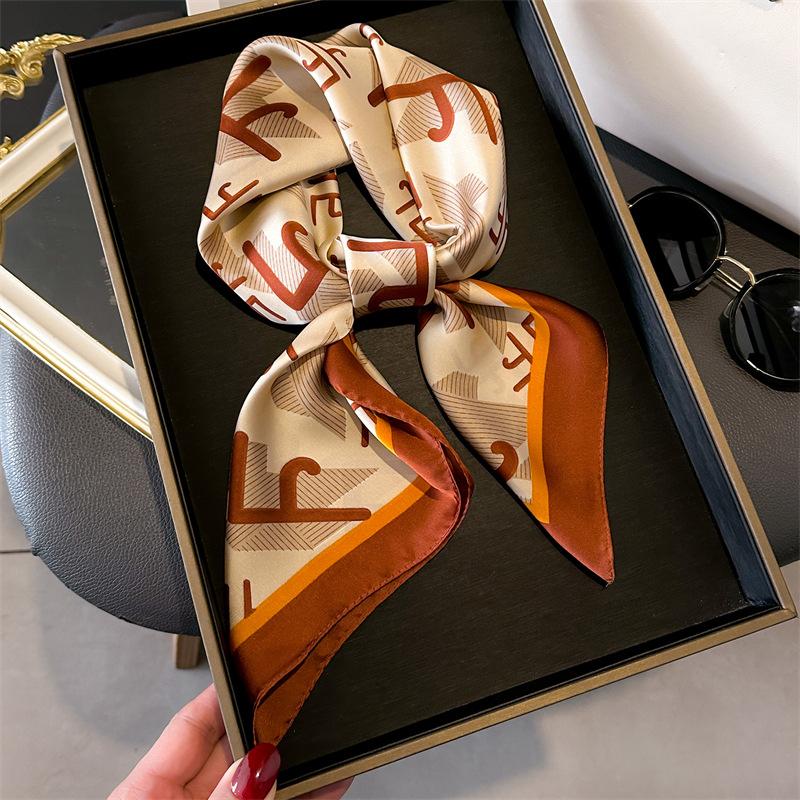Korean version of printed temperament square scarf simulation silk 71cm headscarf versatile women's travel scarf silk scarf sunscreen shawl