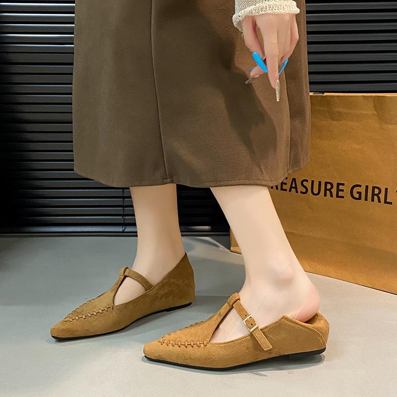 2025 autumn French retro versatile pointed single shoes women's inner height increase beautiful niche flat Mary Jane shoes