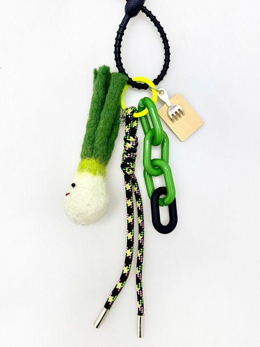 SATTCHI GREEN ONION CHARM green