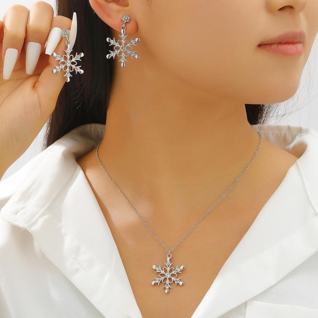 Elegant Snowflake Jewelry Set: Full Diamond Alloy Necklace & Earrings, Perfect for Chinese Valentine's Day.