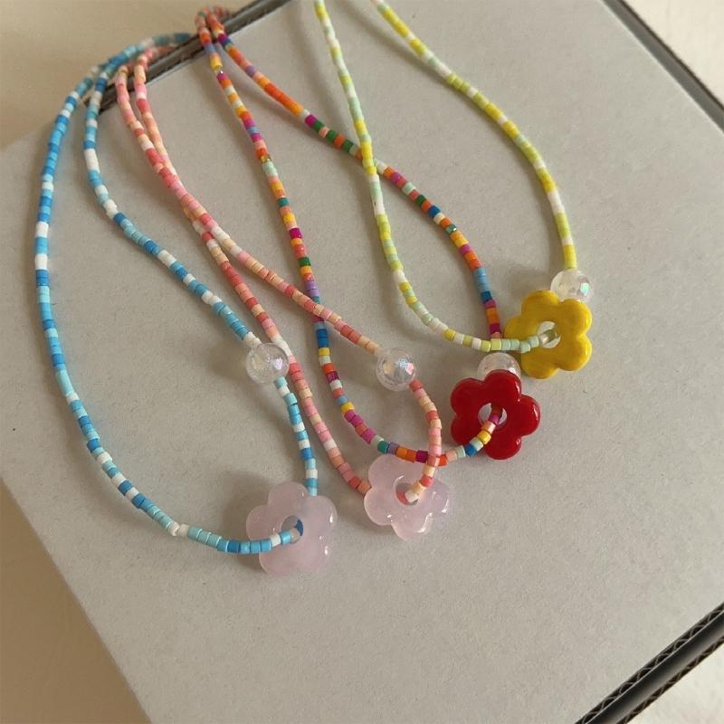 Resin Flower Pendant Necklace Crystal Bead Choker Sweet Dopamine Clavicle Chain Choker Jewelry for Women Girl Teen