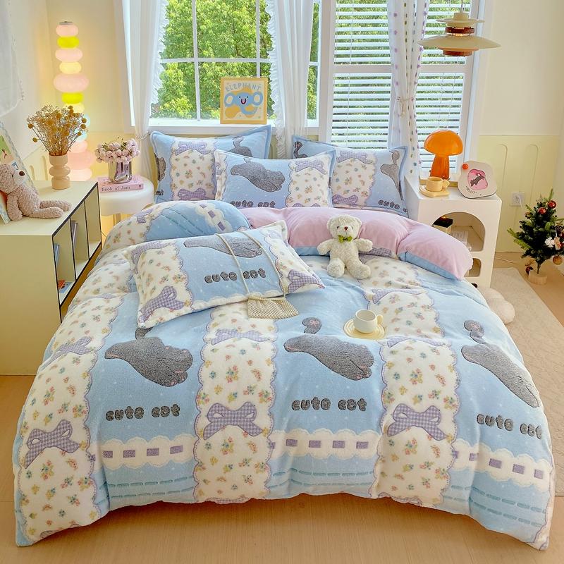 

Cute Panda Milk Velvet Duvet Cover Boys Girls Bedroom Decor Cartoon Animal Bedding Autumn and Winter Soft Warm Comforter Cover Single 150x200cm 1pc