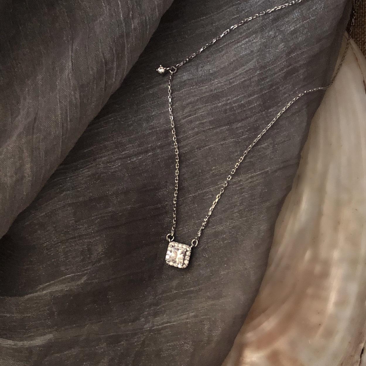 

Yicai Cool Style Женское колье из стерлингового серебра 925 пробы - Летний дизайн в стиле легкой роскоши Certification