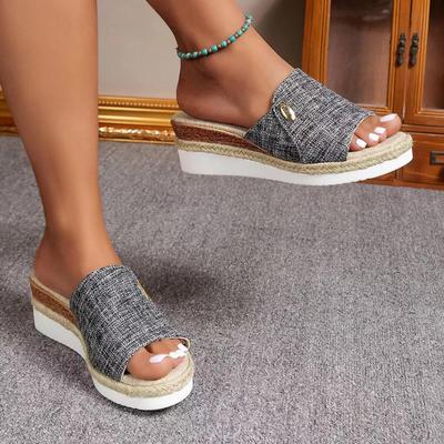 2024 Europäische & Amerikanische Damen Canvas Keilpantoletten: Sommerliche Denim-Zehensandalen mit dicker Hanfseilsohle