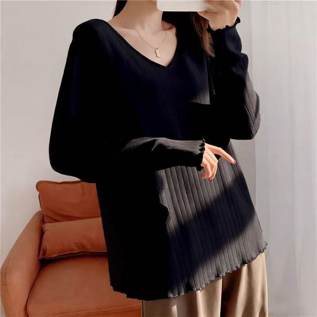 

Maternity Warm Breastfeeding Outerwear with Side Opening - Cozy Autumn/Winter Top for Nursing Moms M чорний