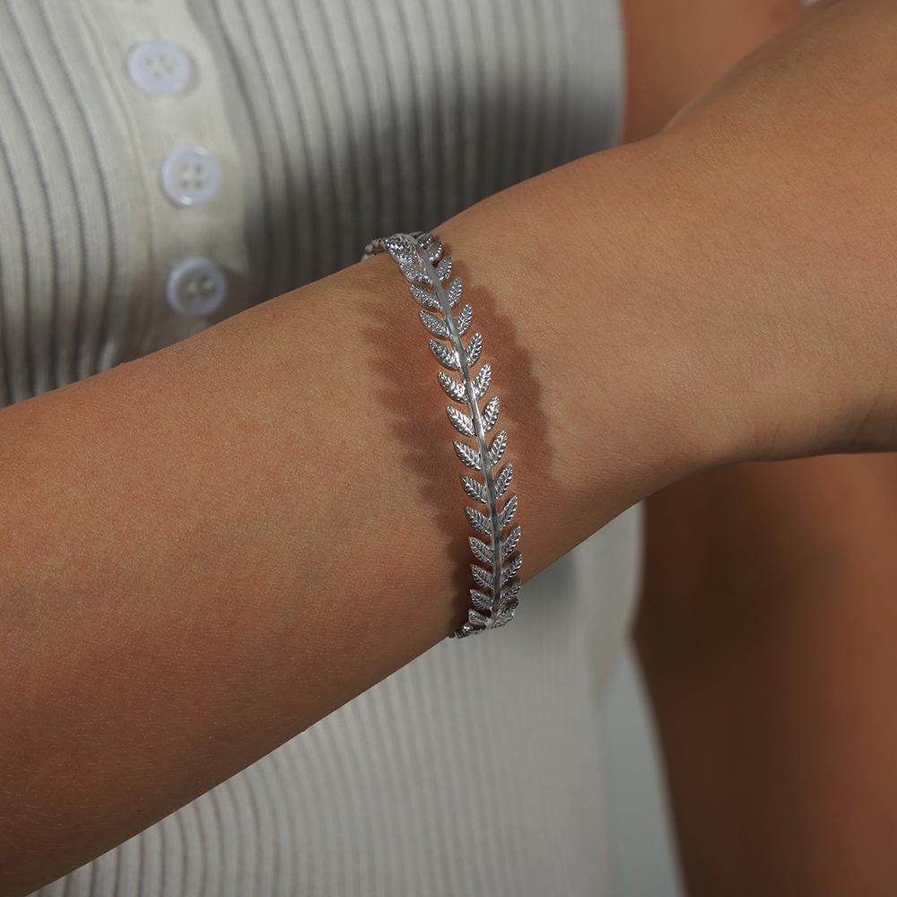 Pastoral Fresh Wheat Ear Titanium Steel Bracelet for Women - Fashionable Temperament C-Shaped 18k Gold Plated Bangle