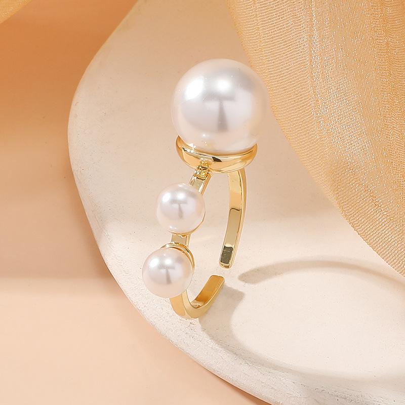 Japanese Luxury Open Pearl Knuckle Ring for Women - Trendy, Simple Decorative Ring