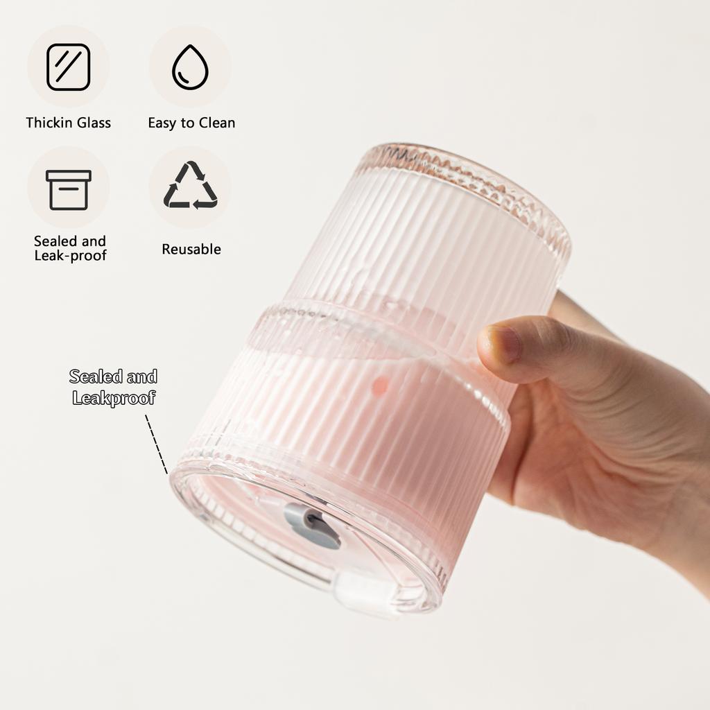 1/2 Stück 450 ml gestreifter Glasbecher, transparenter Glasbecher mit Deckel und Strohhalm, geeignet für Eiskaffee, Tee, Saft, Milch und Wasser