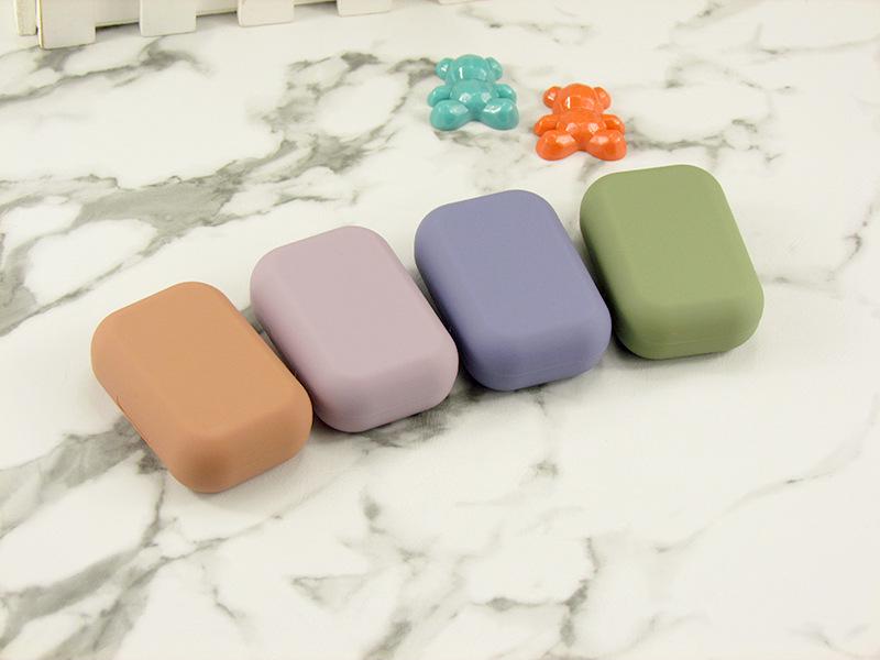 Glossy Minimalist Lacquered Contact Lens Case - A Stylish and Smooth Companion Box