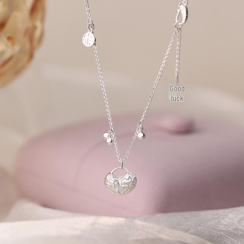 Chinese Fu Character Necklace: Auspicious Good Luck Women's Collarbone Chain - High-End National Style Design