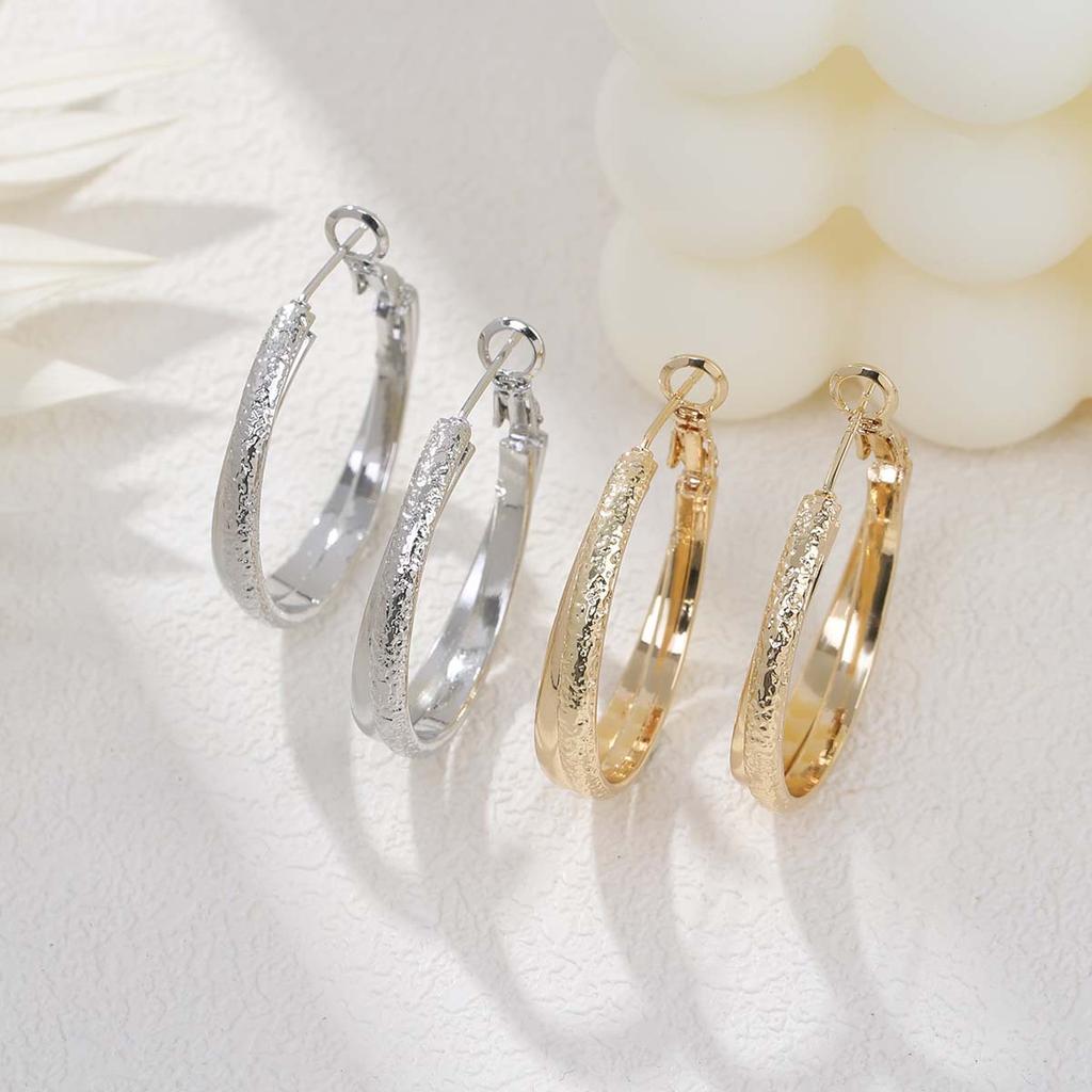 Simple Atmosphere Geometric Circle Winding Earrings Personalized Gold Niche Fashion Earrings Luxury High-End Earrings