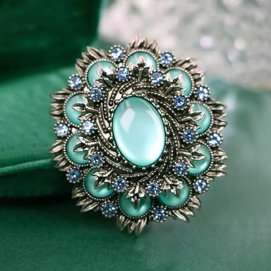 Изысканная роскошная брошь в стиле суда, женская овальная брошь в стиле ретро, ниша, высококачественный дизайн, булавка, аксессуары