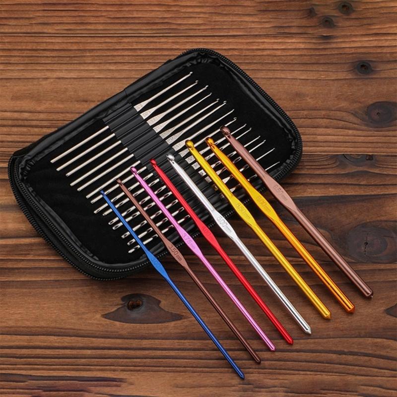 24Pcs Aluminum Crochet Hook Set Aluminum Handle Knitting Needle with Case for Yarn Craft Knitting Project 0.5mm-6.5mm