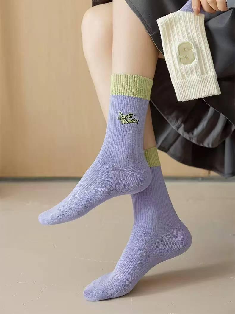 

Women s Mid-Tube Five-Toe Socks - Trendy, Antibacterial, Anti-Odor, Anti-Pilling, Breathable, Sweat-Absorbent Color-Spun Yarn.