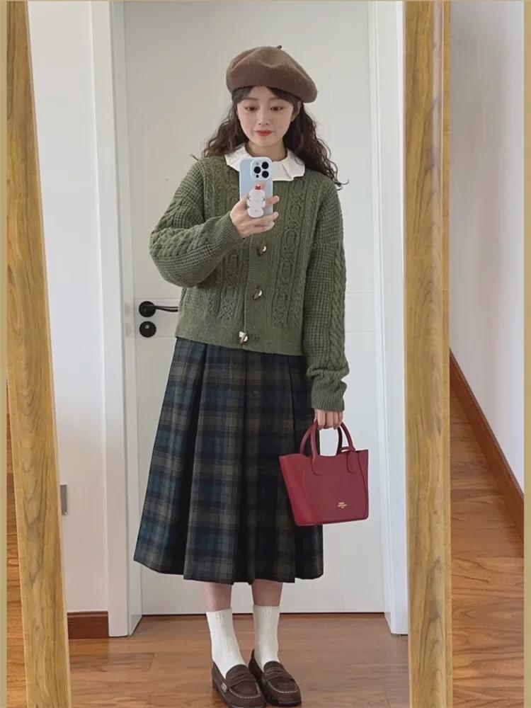 Women's French Wool Plaid Pleated A-line Skirt for Autumn/Winter 2023