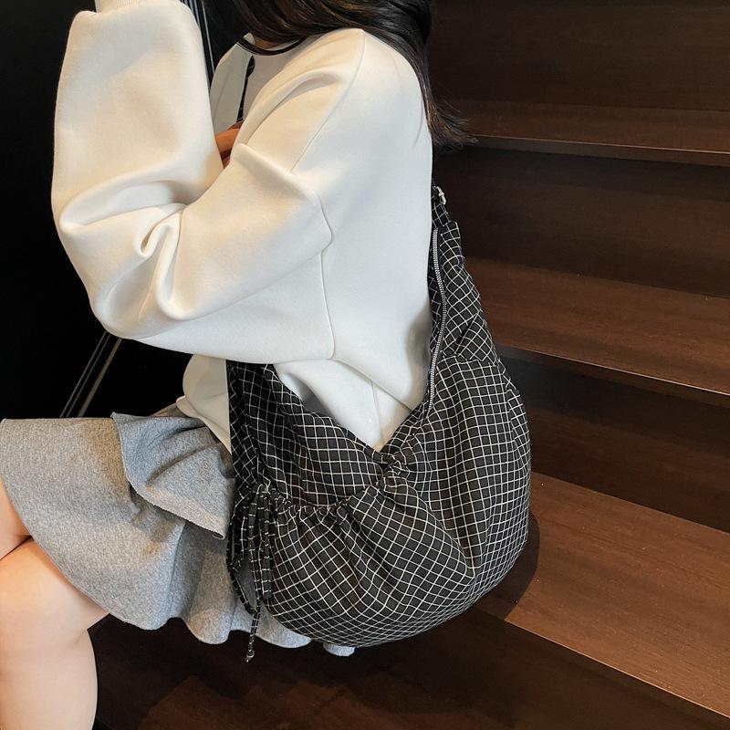 Korean ins Lazy Wind Croissant Bag Women's Large Capacity Canvas Folded Plaid Nylon Bag Commuter Shoulder Messenger Bag