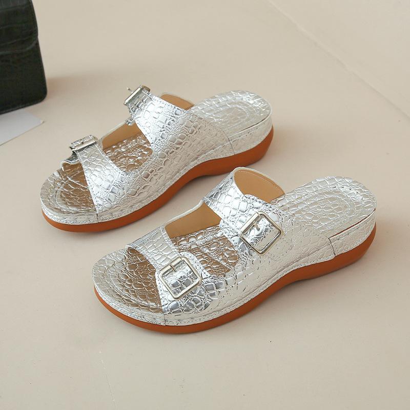 

Wedge heel slippers women s foreign trade large size summer new European and American fashion belt buckle thick bottom cool slippers 43 серебряный