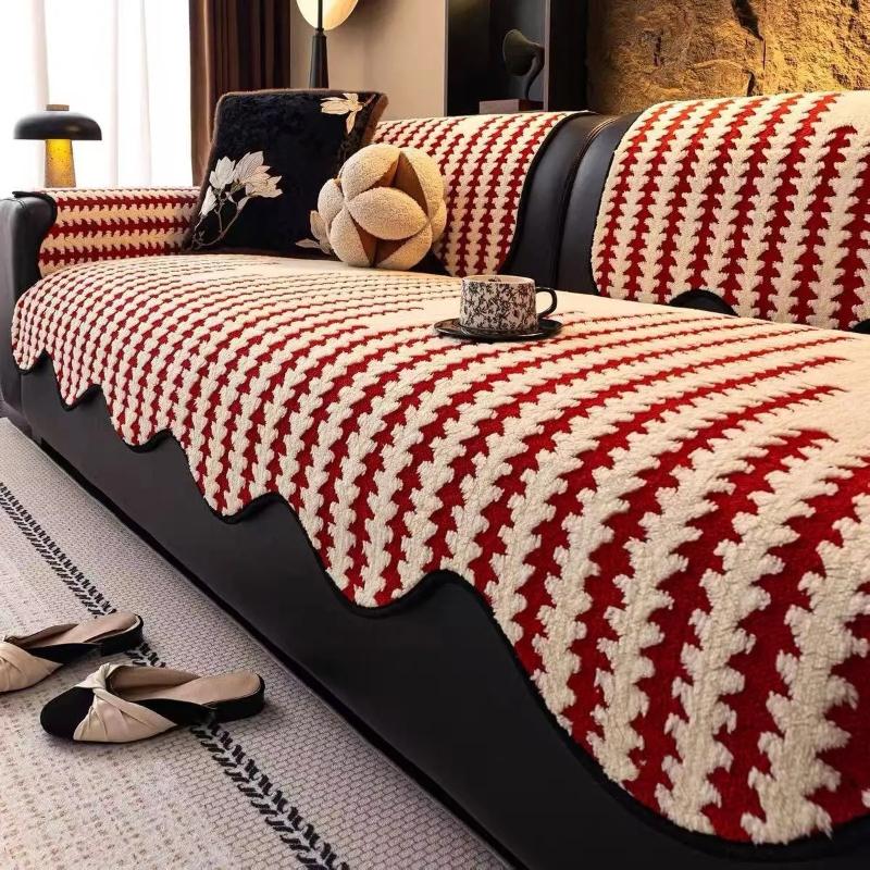 

Thickened Non-slip Sofa Cushion, Solid Color Universal Couch Cover, Luxury Simple Style Sofa Pad for Living Room 70*70cm