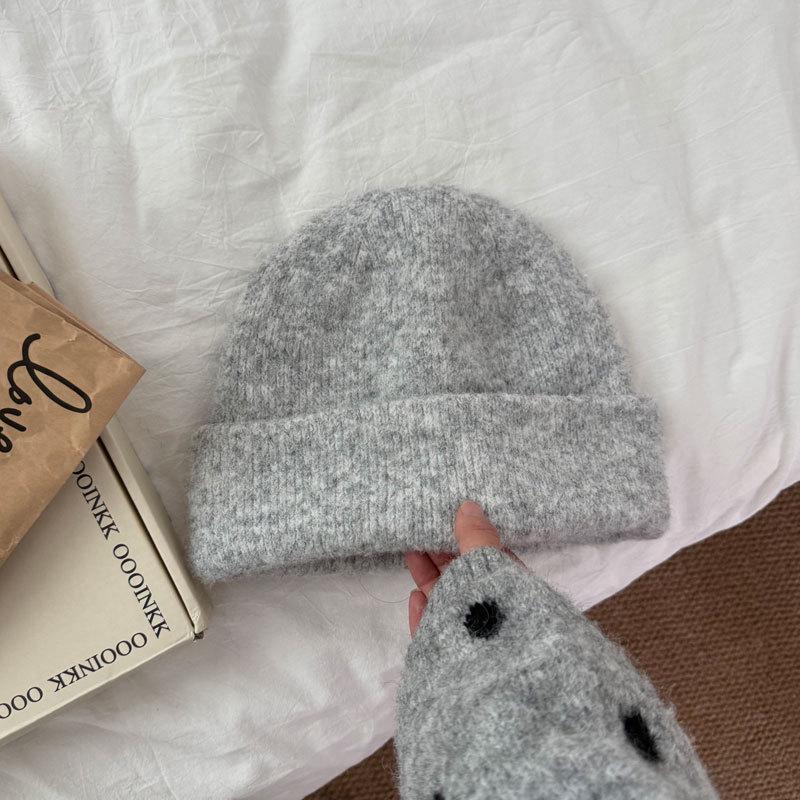 Women's Super Soft Knitted Beanie - Solid Color, Windproof, Winter Warm Wool Hat for Cold Weather.