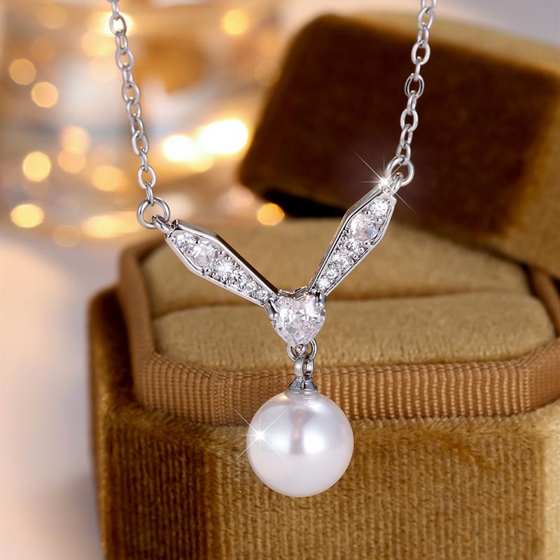 Shiny White Zircon Imitation Pearl Pendant Necklace for Women