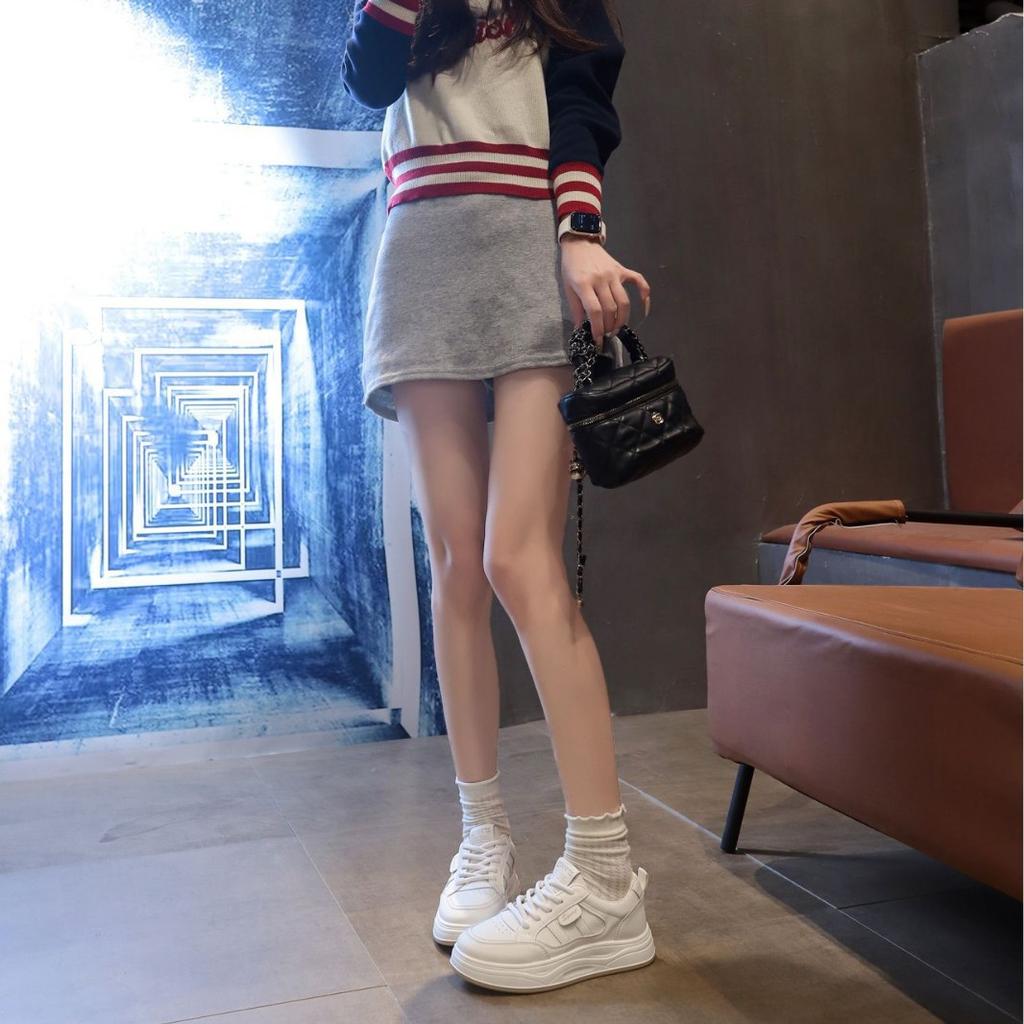Spring and Autumn, the new women's breathable and lightweight, heightened thick-soled versatile little white shoes, spring and autumn
