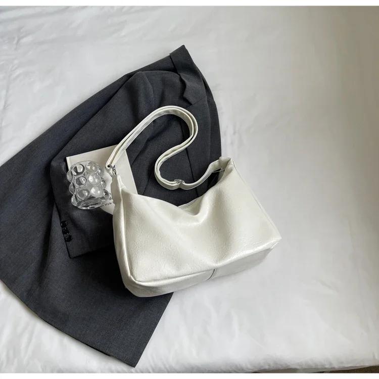 Casual soft material  retro large capacity bag autumn new classic atmospheric exquisite all-match women's bag