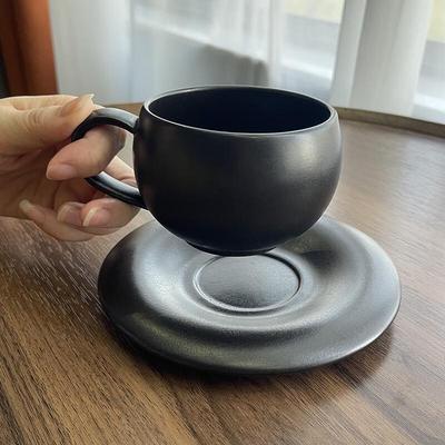 Retro Matt-Keramik-Kaffeetasse & Untertasse mit Steinmuster