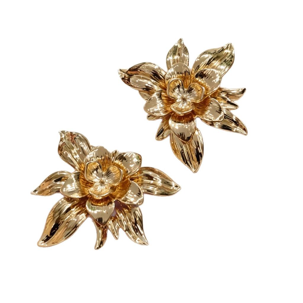 Spring and Summer New Golden Three-dimensional Petal Temperament Sunflower Flower-shaped Button Accessories Earrings