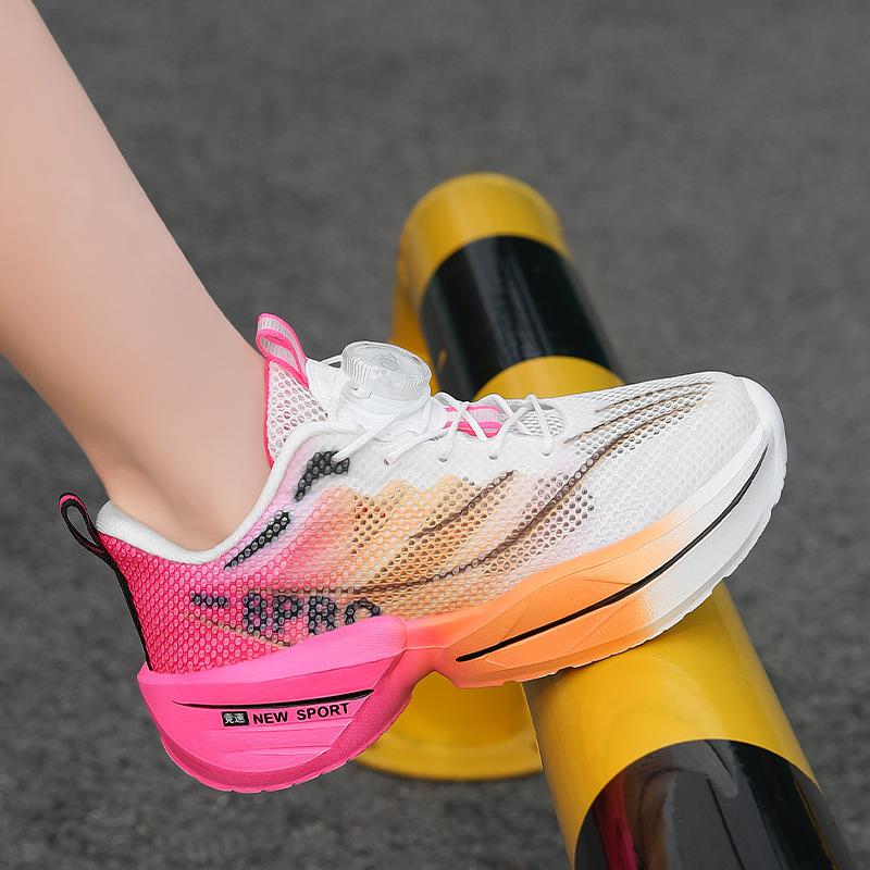 Boys' Shoes 2025 Spring and Summer New Middle-aged and Older Children's Sports Running Shoes Mesh Breathable and Lightweight Professional Running Sh