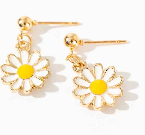

Daisy Earrings Sun Flower Korean Version Of The Summer Small Fresh And Lovely Wild Small Earlobe Sweet Elegant Ear Zircon