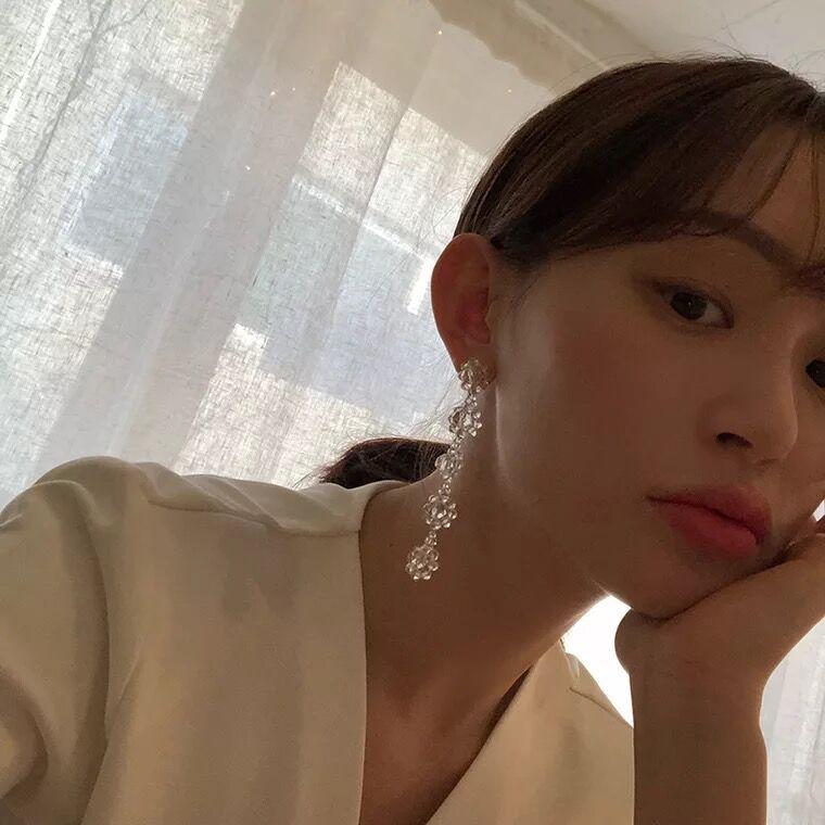 Korean Dongdaemun Crystal Flower Dangle Earrings: Elegant, Transparent, Long, and Exquisite for Women.