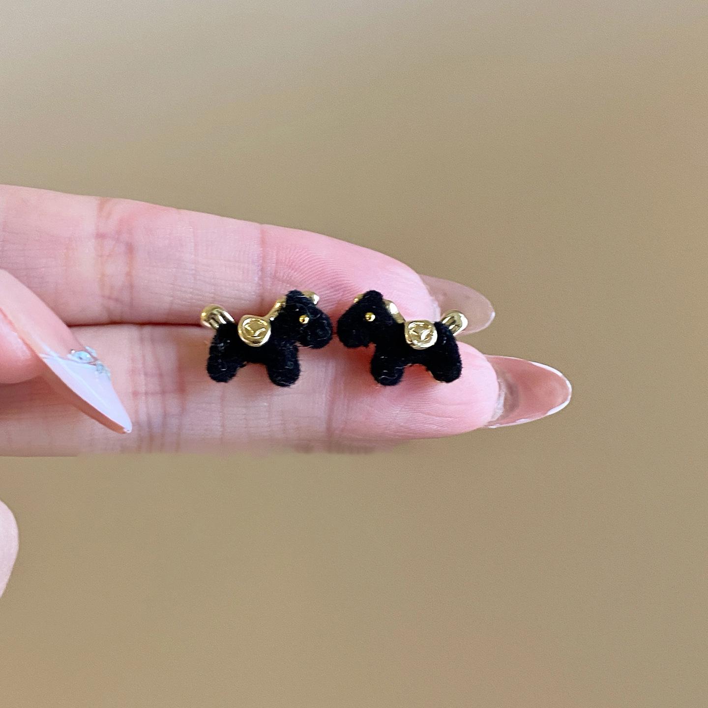 Флокированные серьги-гвоздики с пони новые китайские ретро серьги на год Быка серьги женские