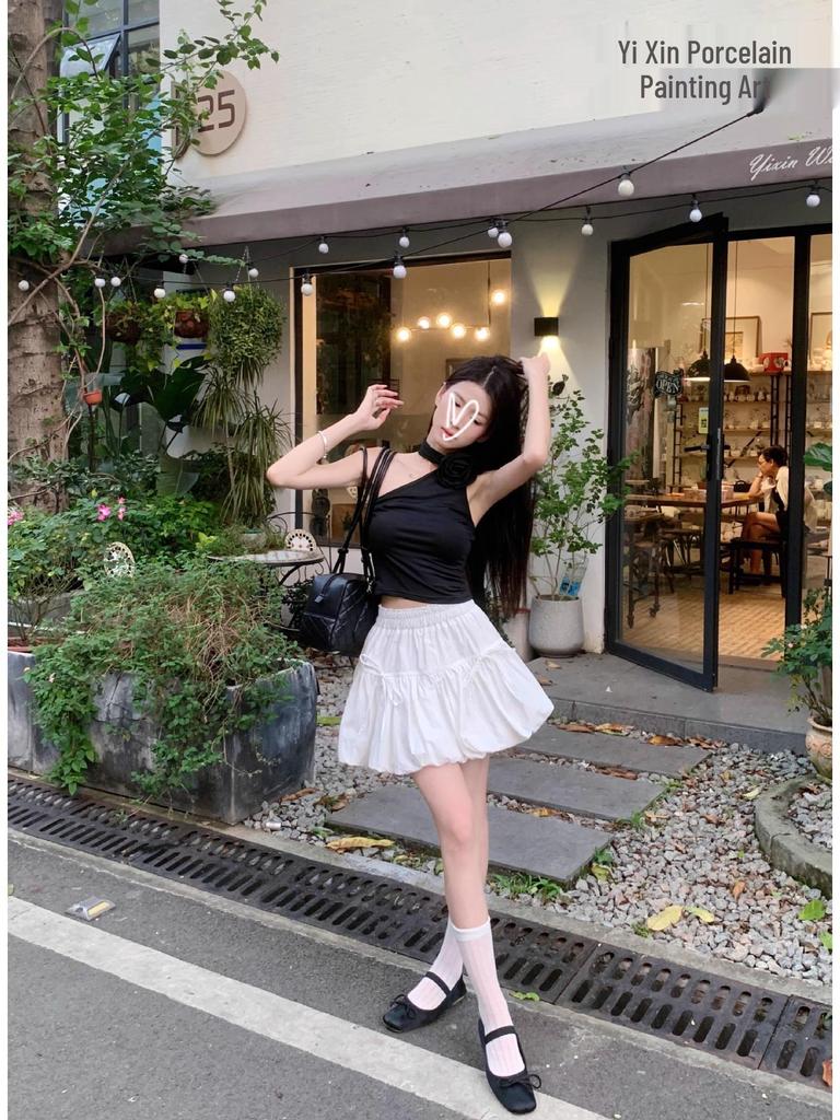 Dam Högmidjad A-linjeformad Vit Midikjol med Rosett & Blomknoppsdesign