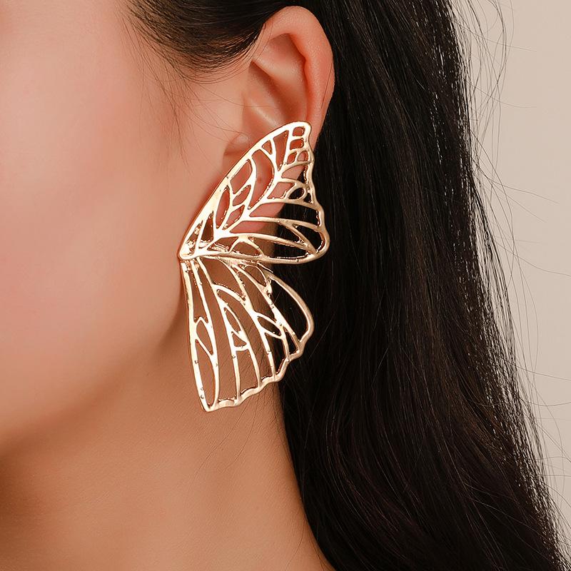 

Exaggerated Hollow Butterfly Wing Earrings – Trendy Fan-shaped Studs
