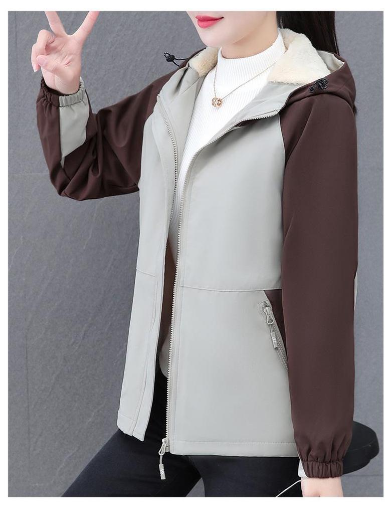 2024 Women's Fleece-Lined Cotton Coat: Autumn/Winter Windbreaker for Middle-Aged Moms, Plus Size