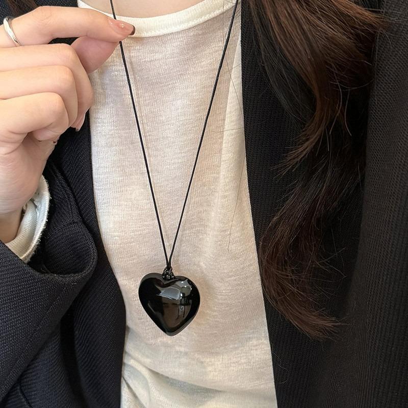 Retro Autumn and Winter Long Necklace Women's High-end Sweater Chain Niche Design Accessories