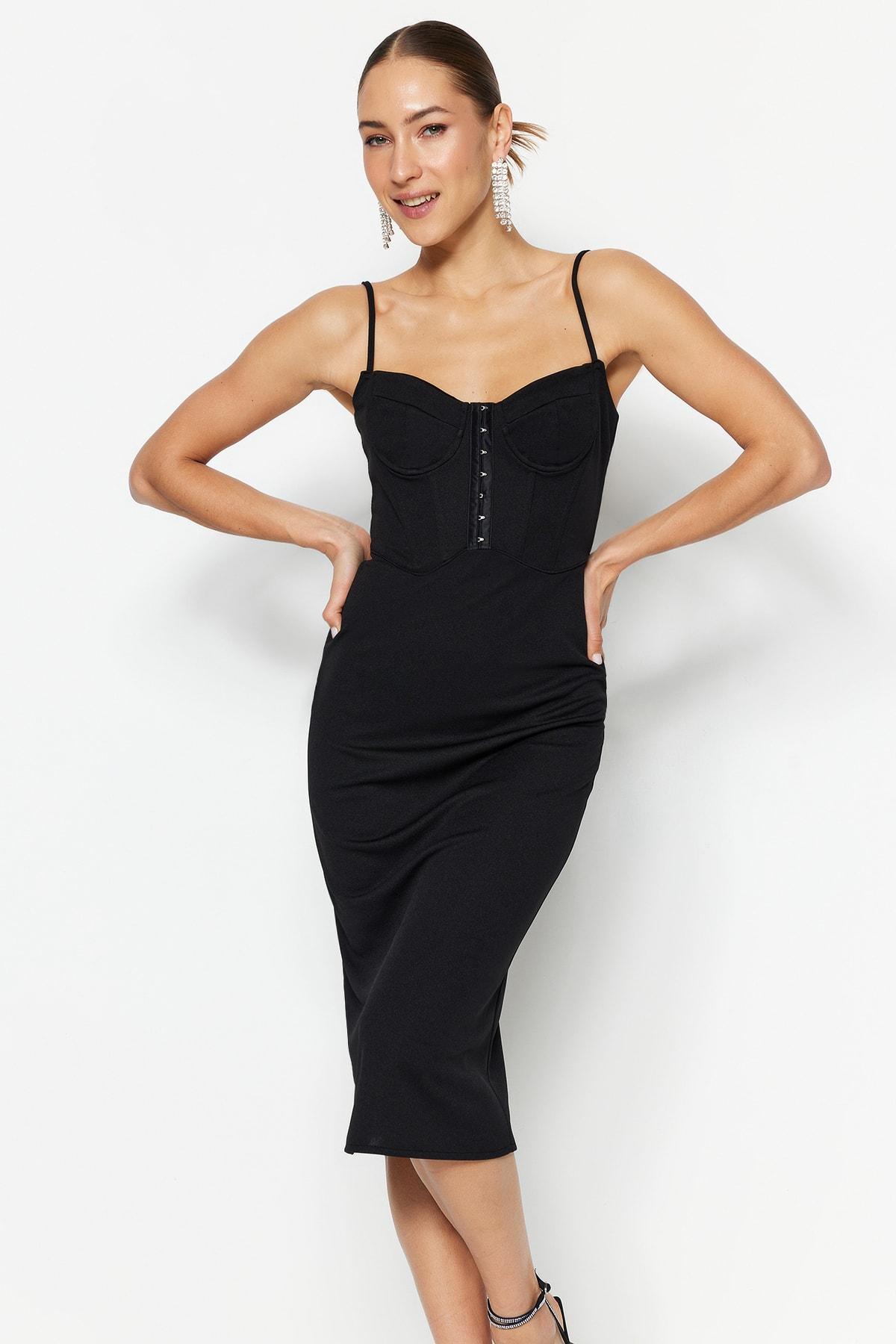 

Платье - Черный - Облегающее